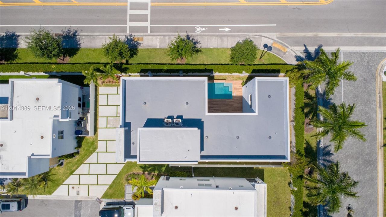 10381 NW 67th Ter, Doral, FL 33178 Photo