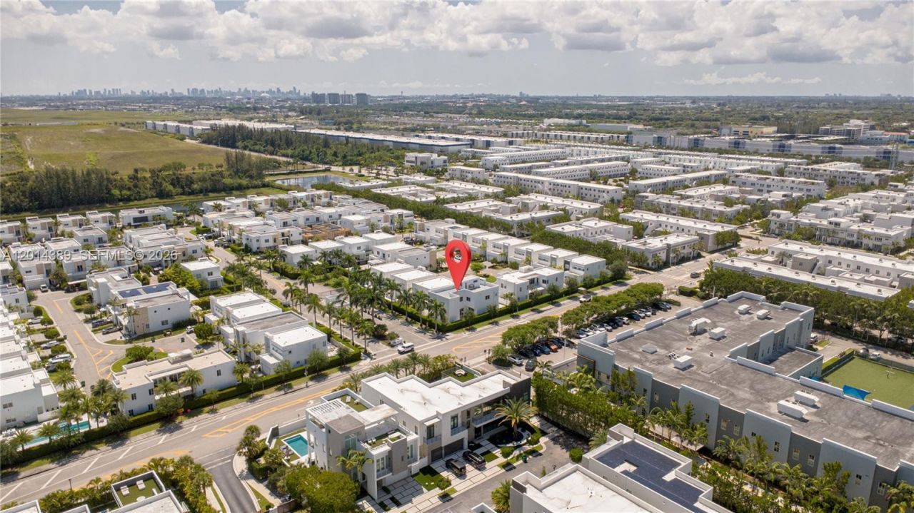 10381 NW 67th Ter, Doral, FL 33178 Photo