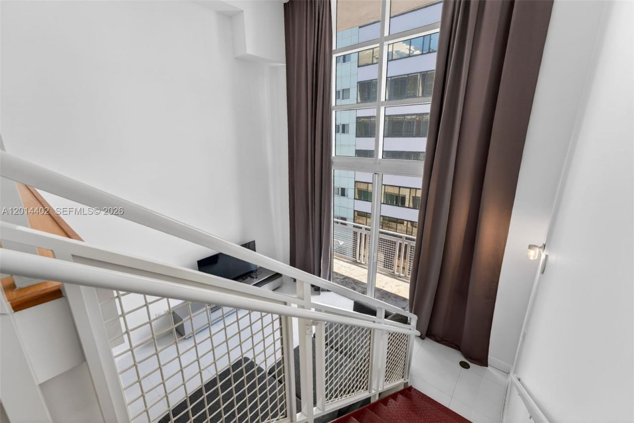 253 NE 2nd St , Unit 424, Miami, FL 33132 Photo
