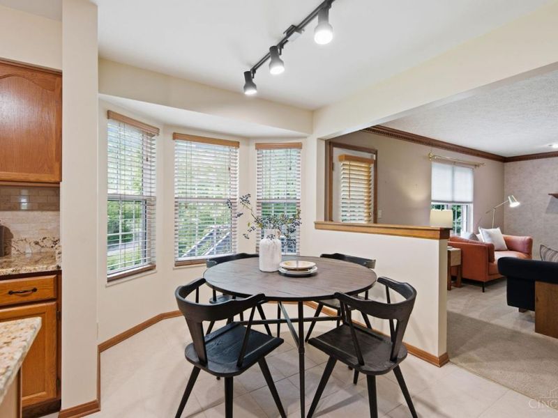 348 Oakwood Park Drive, Delhi Twp, OH 45238 Photo 9