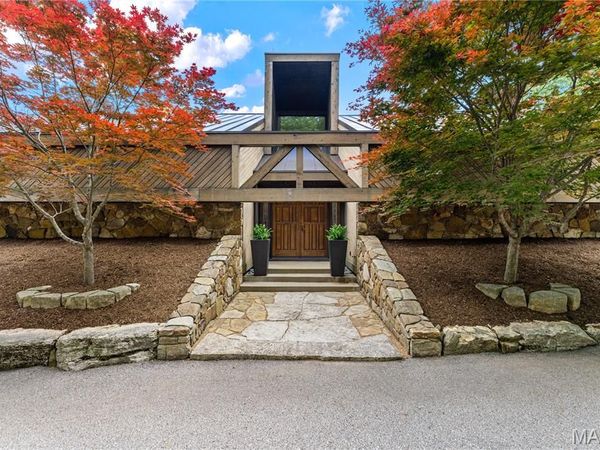 1602 Wolf Trail Road , Wildwood, MO 63021
