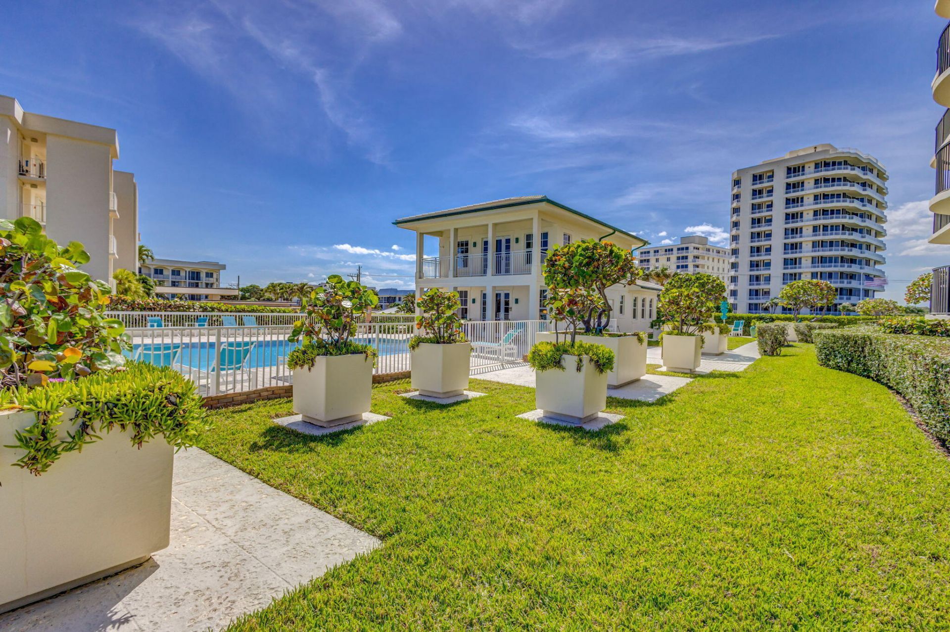 400 Beach Road, Unit 103, Tequesta, FL 33469 Photo