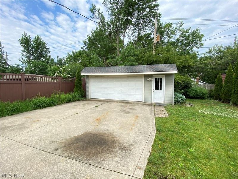 2452 Bromley Road, University Heights, OH 44118 Photo 23