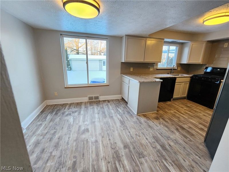 2452 Bromley Road, University Heights, OH 44118 Photo 9