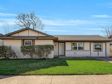 3450 Silverhill Drive , Dallas, TX 75241