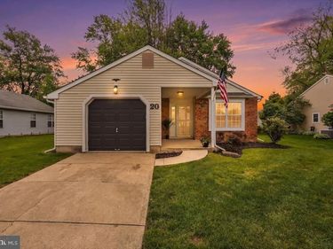 20 LAKEBRIDGE DRIVE, DEPTFORD, NJ 08096
