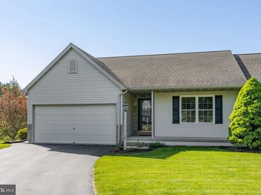 12 PEBBLE CREEK DRIVE, LITITZ, PA 17543