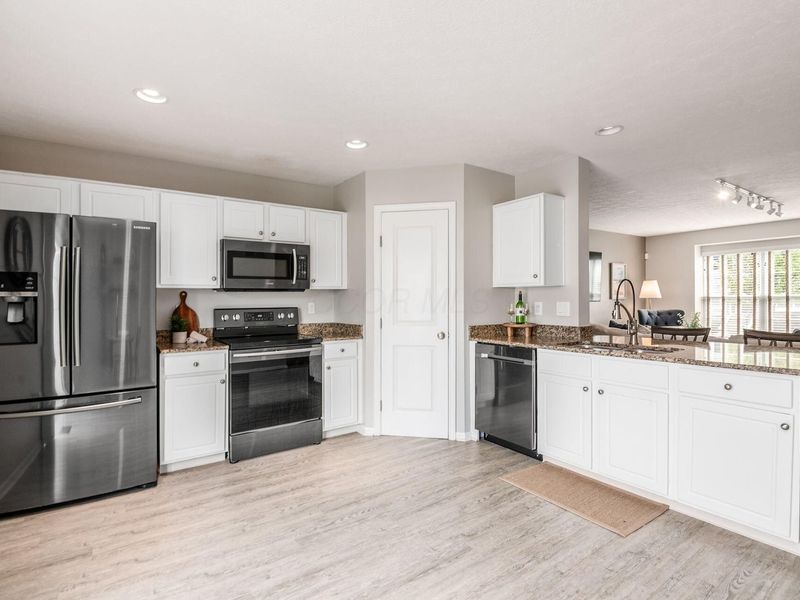 6206 Needletail Road, Unit 66, Columbus, OH 43230 Photo 4