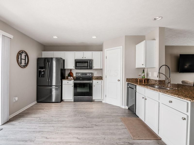 6206 Needletail Road, Unit 66, Columbus, OH 43230 Photo 5
