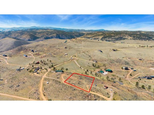 104 Twin Pillars Dr, Livermore, CO 80536
