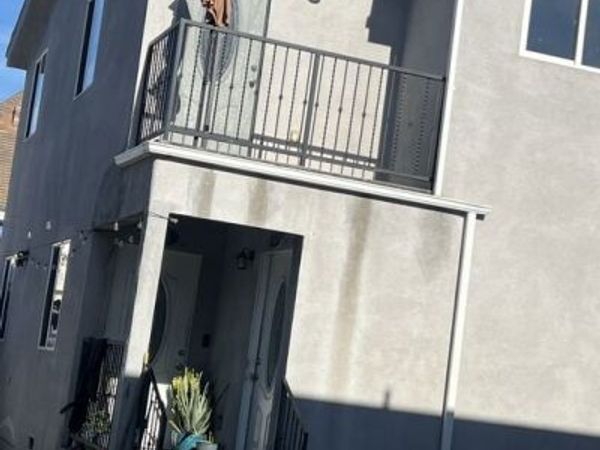 225 E 30th Street, Unit 225 1/2, Los Angeles, CA 90011