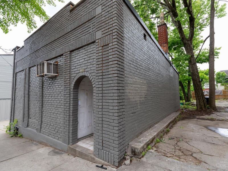 207 Warner Street, Cincinnati, OH 45219 Photo 1