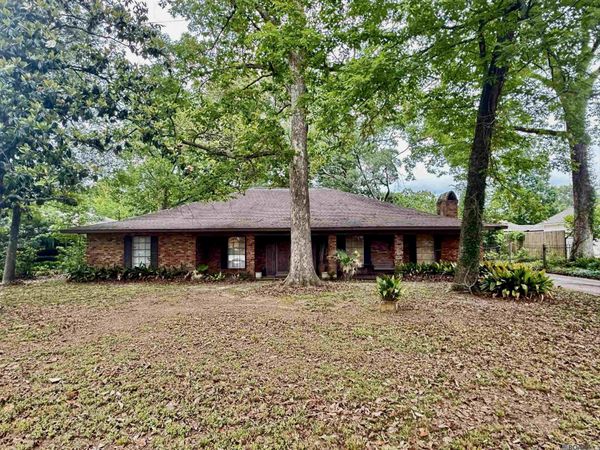 1957 Longwood Dr, Baton Rouge, LA 70808