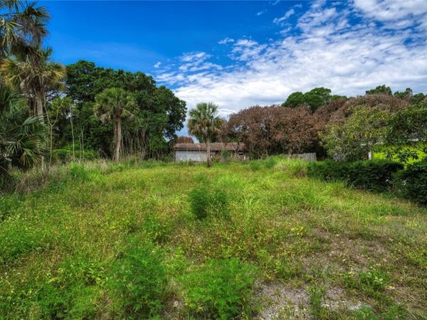 4825 32nd Avenue, Vero Beach, FL 32967