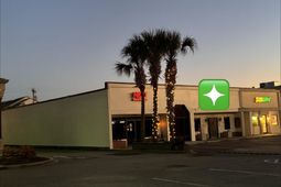 7736 N Kings Hwy. photo 4