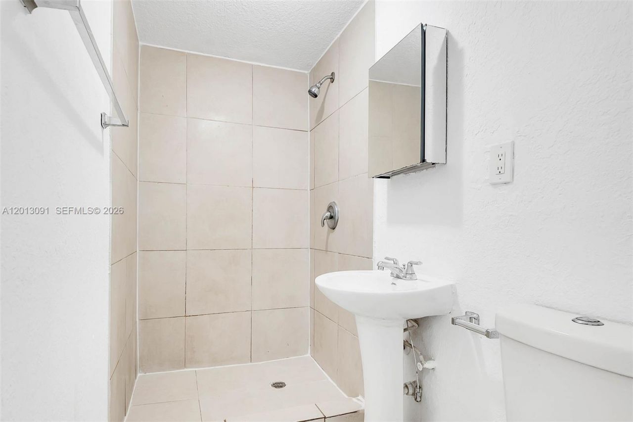 50 NW 79th St , Unit 4, Miami, FL 33150 Photo