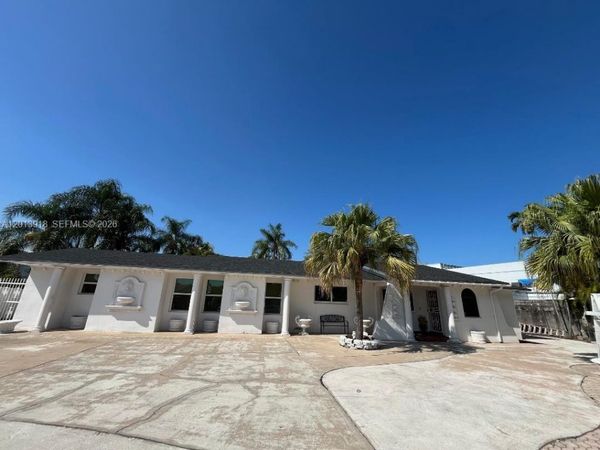 2525 SW 107th Ct , Miami, FL 33165