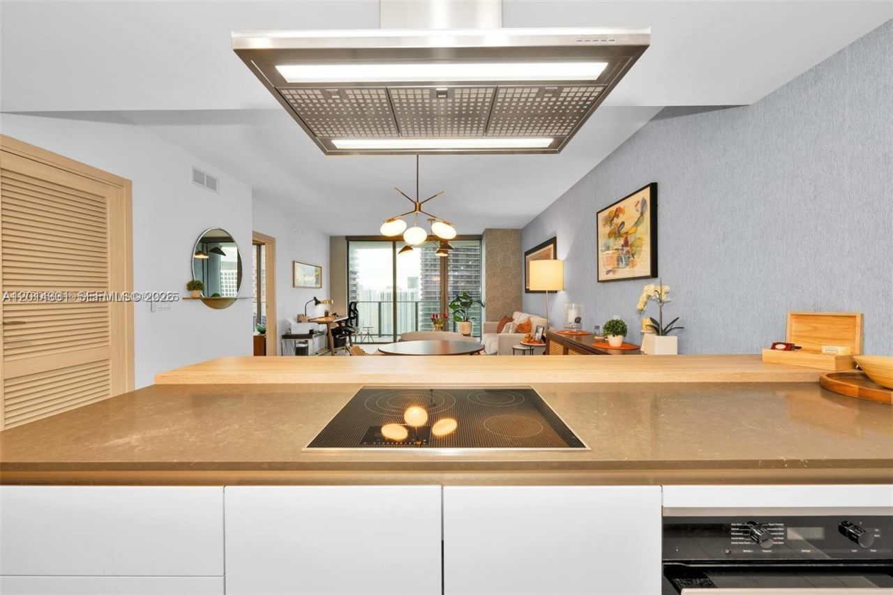 1000 Brickell Plz, Unit 3914, Miami, FL 33131 Photo