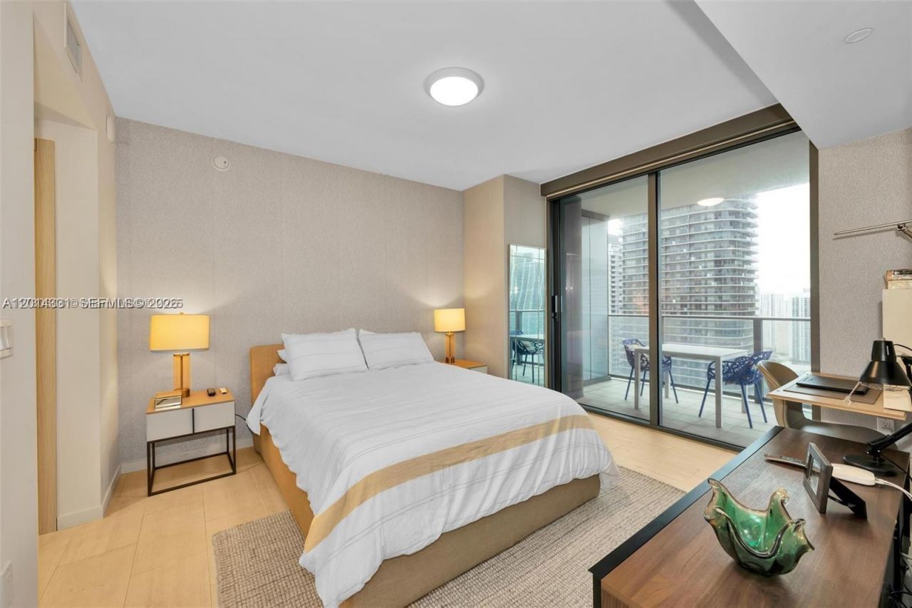 1000 Brickell Plz, Unit 3914, Miami, FL 33131 Photo