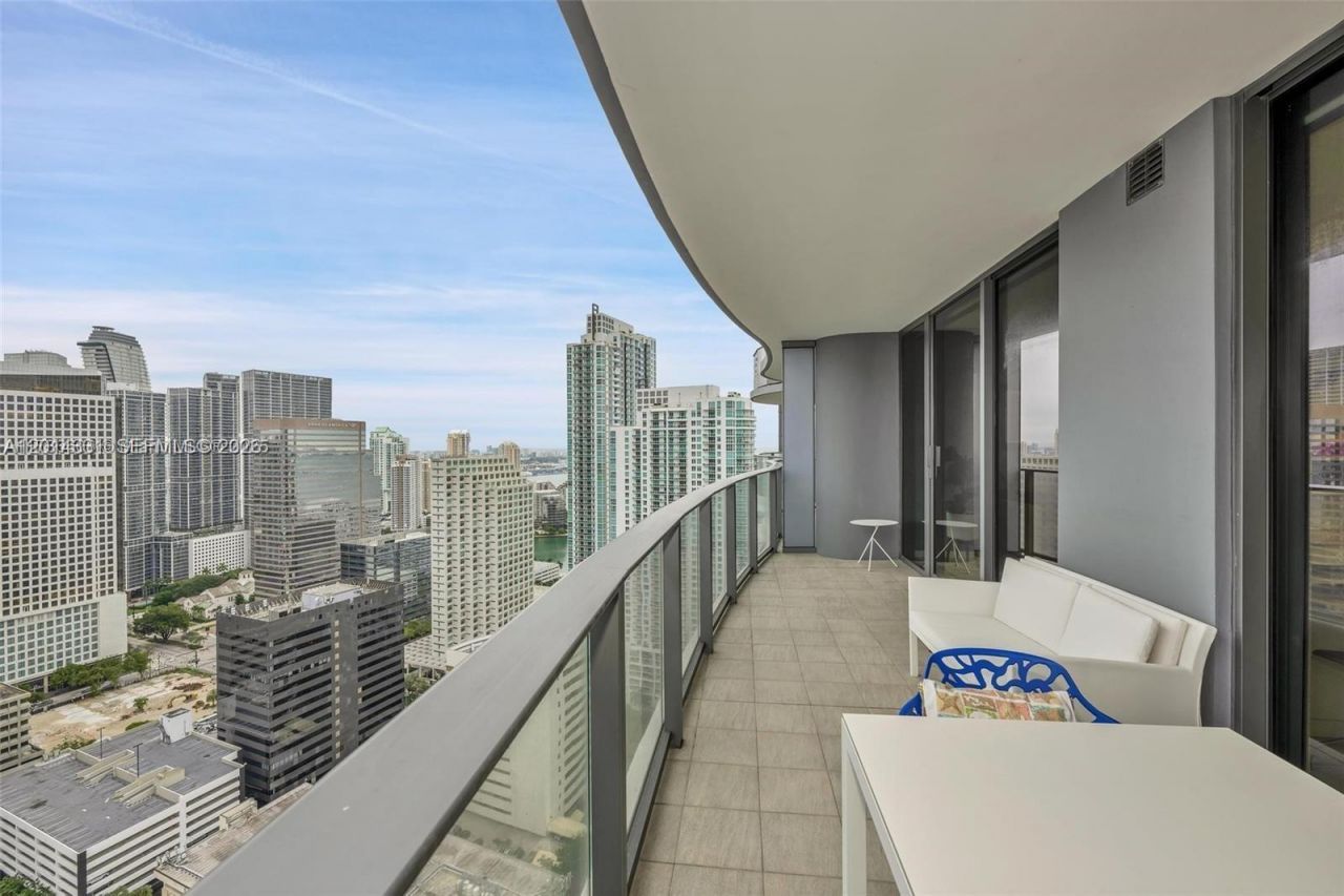 1000 Brickell Plz, Unit 3914, Miami, FL 33131 Photo