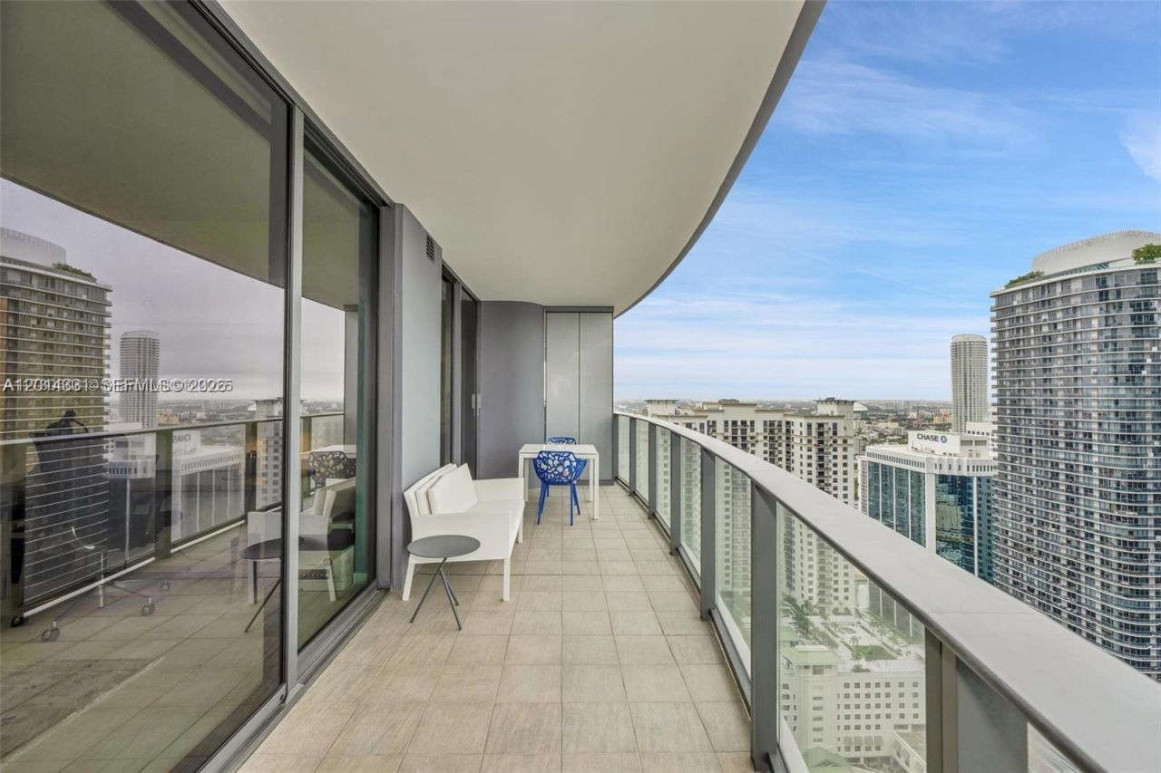 1000 Brickell Plz, Unit 3914, Miami, FL 33131 Photo