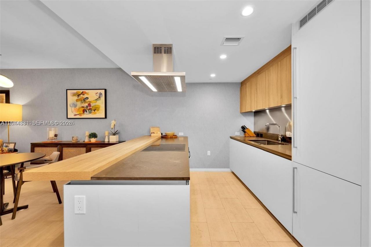 1000 Brickell Plz, Unit 3914, Miami, FL 33131 Photo