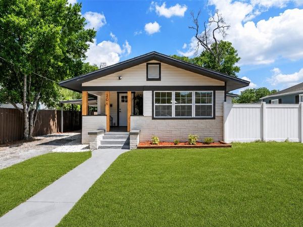 206 E NORTH STREET, TAMPA, FL 33604