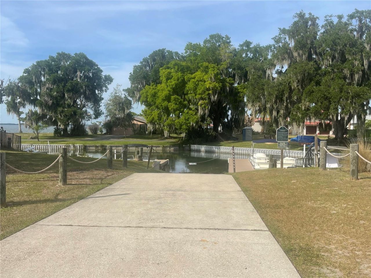 23 Lonesome Pine Trail, Yalaha, FL 34797 Photo