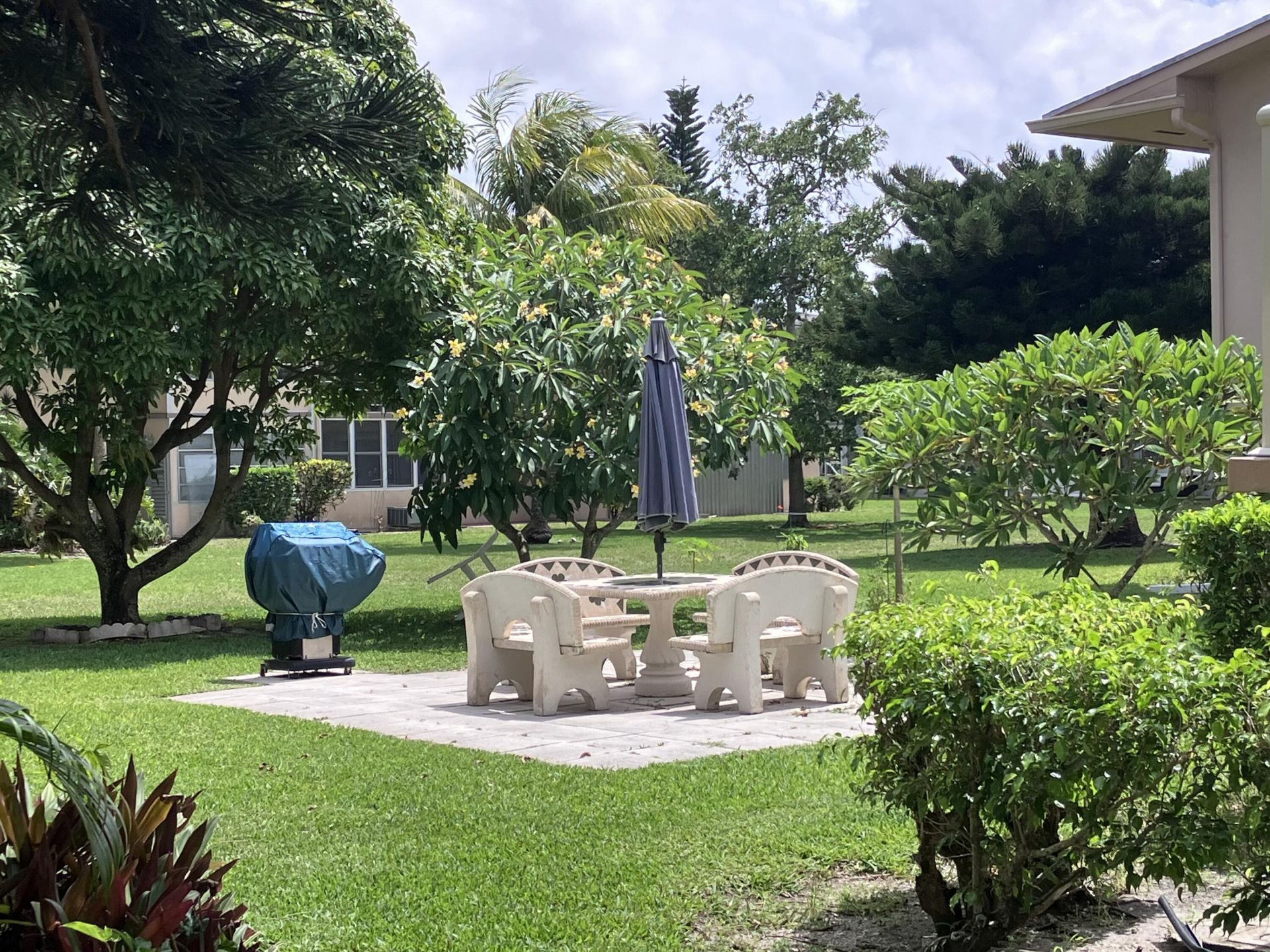 32 Salisbury B, West Palm Beach, FL 33417 Photo