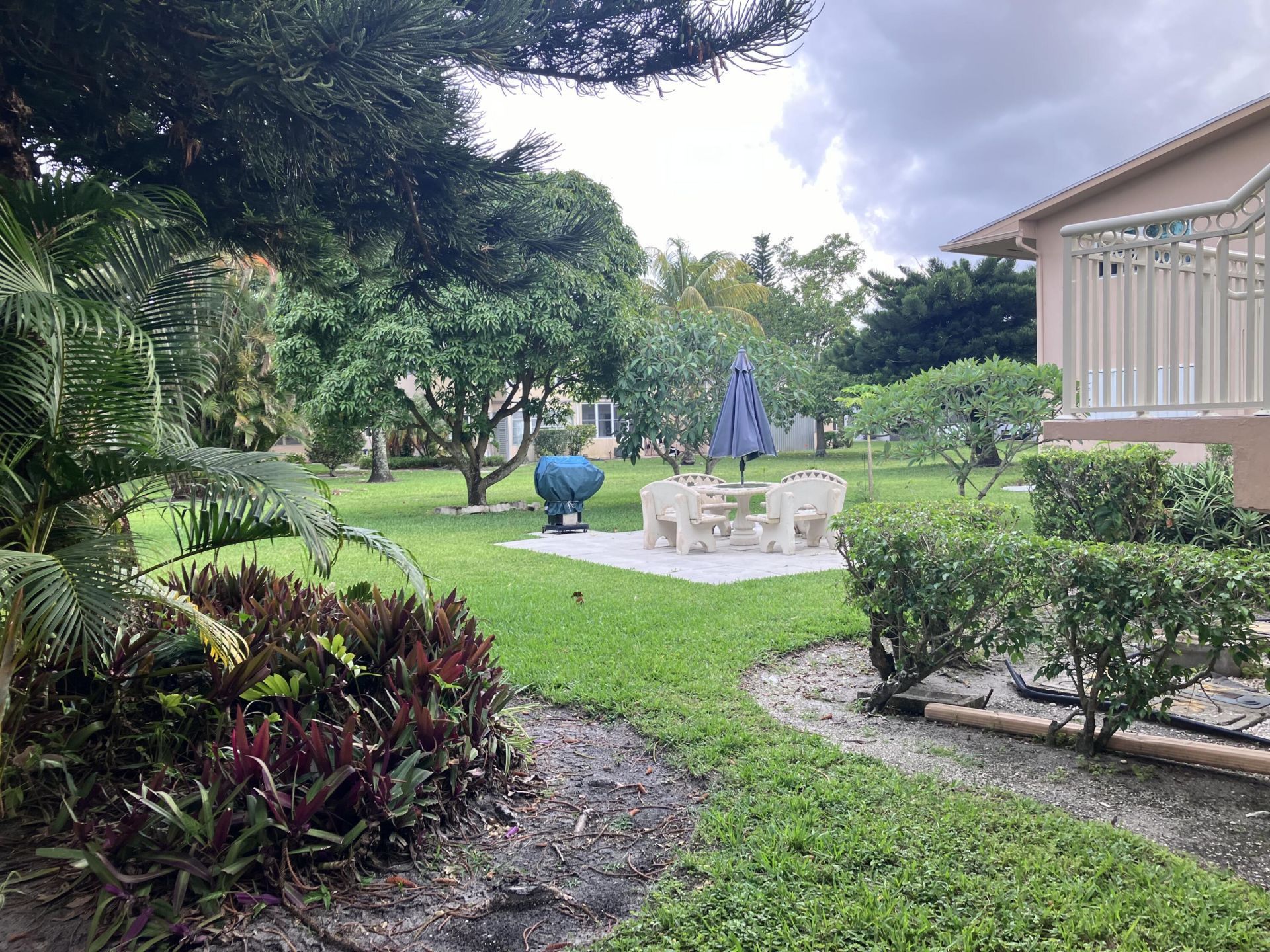 32 Salisbury B, West Palm Beach, FL 33417 Photo