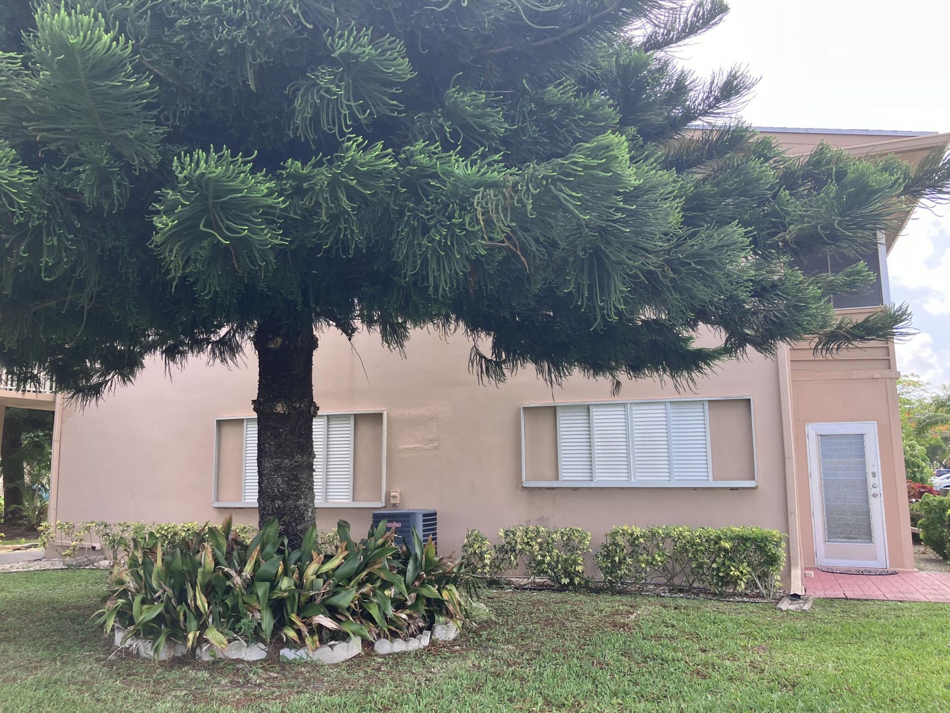 32 Salisbury B, West Palm Beach, FL 33417 Photo