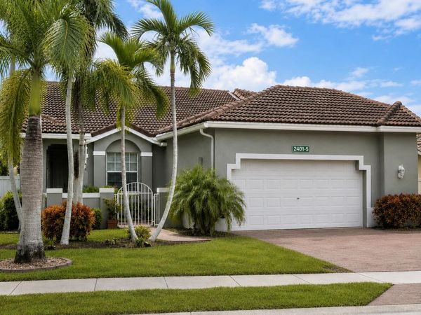 2401 E Aragon Boulevard, Unit 5, Sunrise, FL 33313