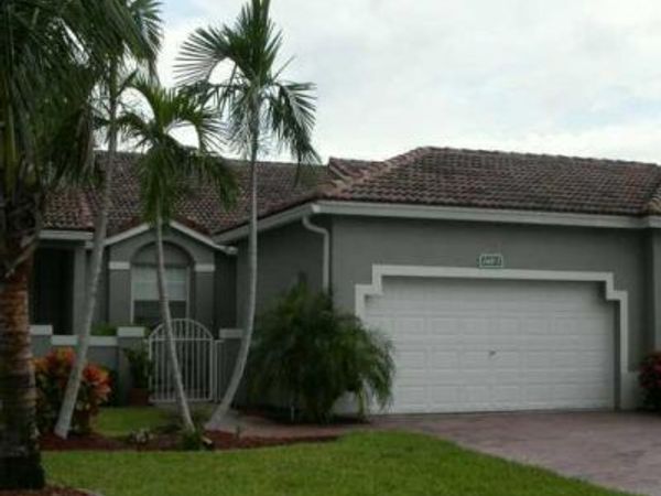 2401 E Aragon Boulevard, Unit 5, Sunrise, FL 33313