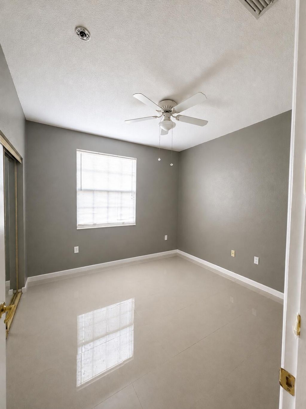 2401 E Aragon Boulevard, Unit 5, Sunrise, FL 33313 Photo