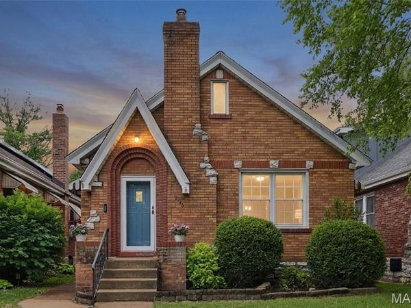 5746 Pernod Avenue, St Louis, MO 63139