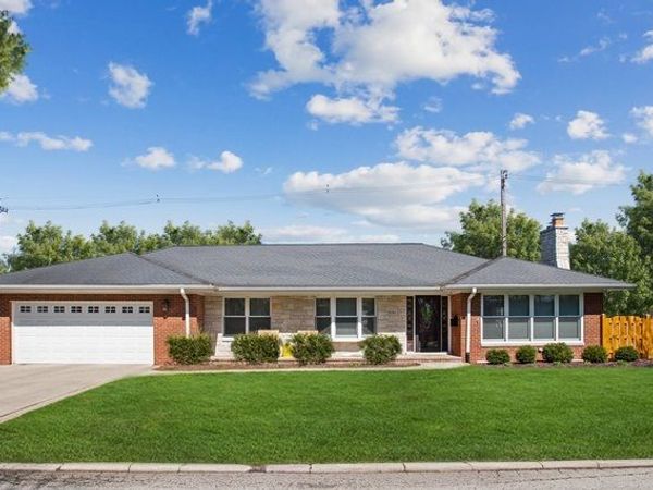 7050 N McAlpin Avenue , Chicago, IL 60646