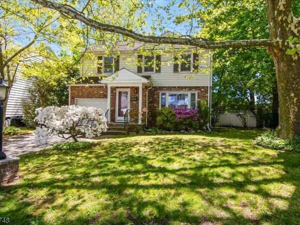 830 Collingwood Ave, Maywood, NJ 07607