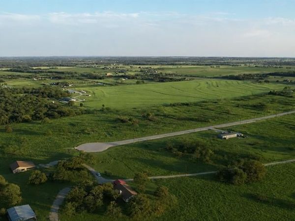 1029 Carnagie Road , Poolville, TX 76487