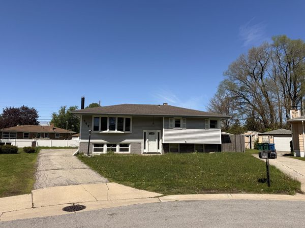 944 W 54th Place , Merrillville, IN 46410