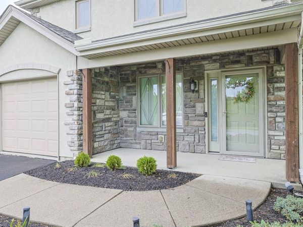 206 Edinburgh Lane, Springdale, OH 45246