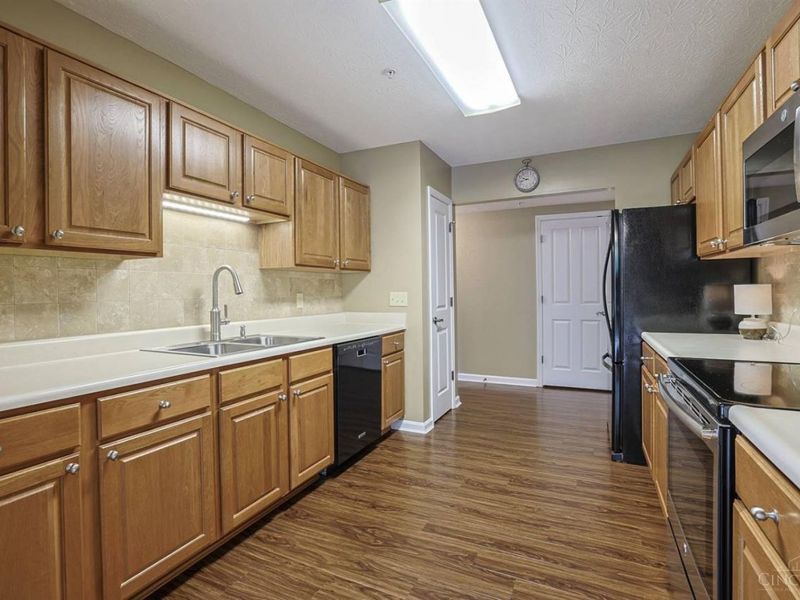 206 Edinburgh Lane, Springdale, OH 45246 Photo 15