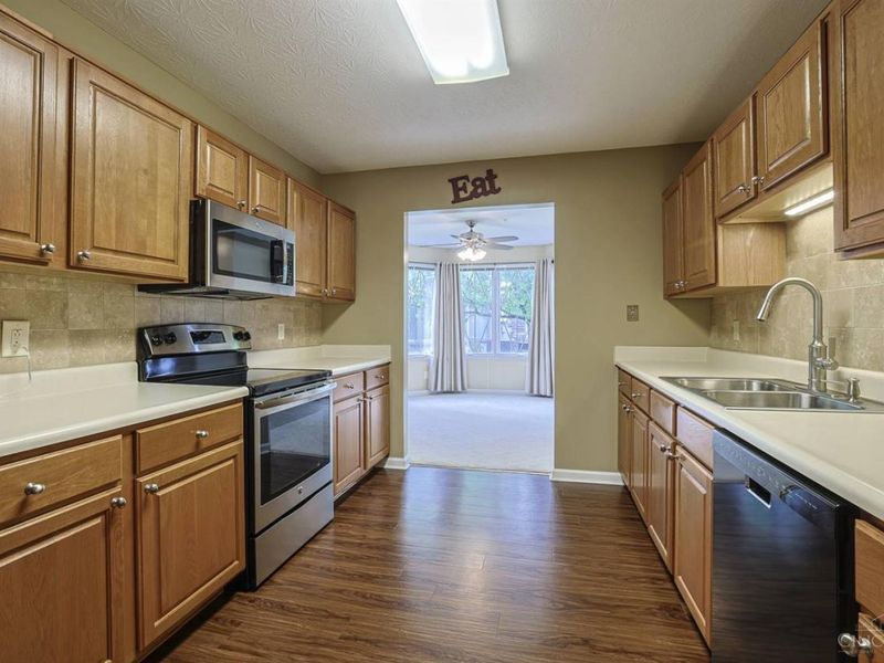 206 Edinburgh Lane, Springdale, OH 45246 Photo 16