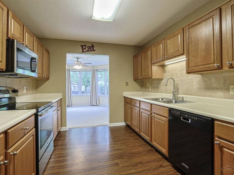 206 Edinburgh Lane, Springdale, OH 45246 Photo 17