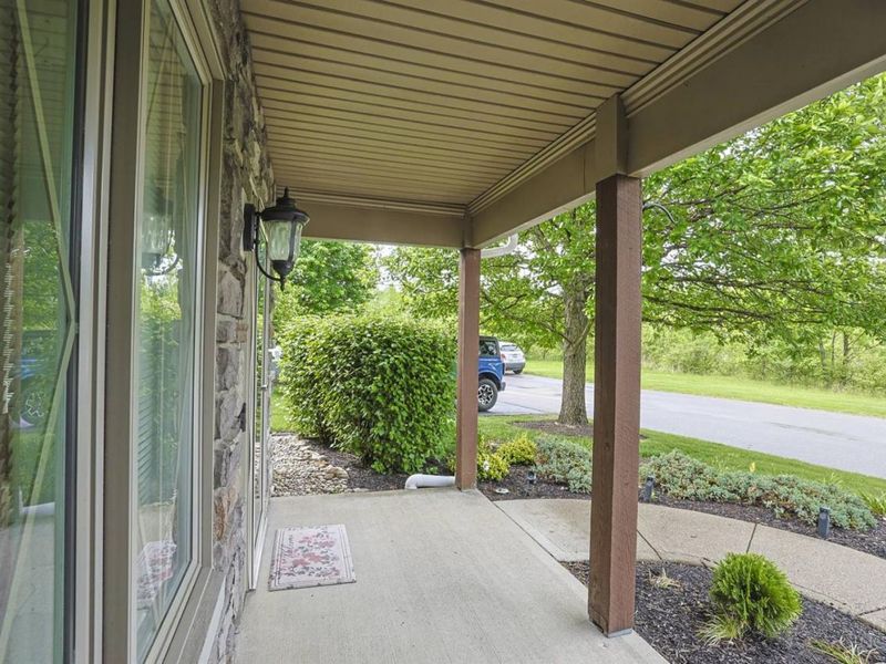 206 Edinburgh Lane, Springdale, OH 45246 Photo 2