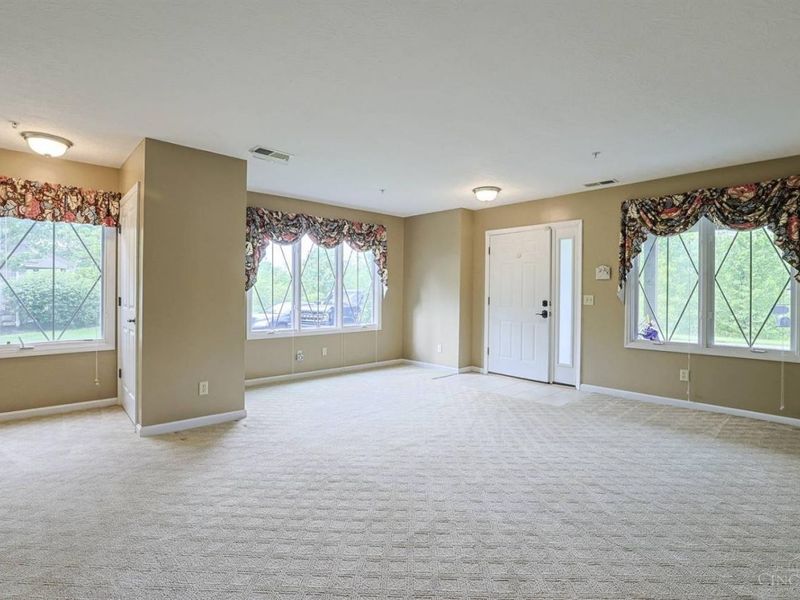 206 Edinburgh Lane, Springdale, OH 45246 Photo 4