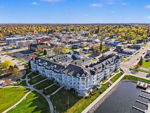 300 S Rath Avenue, Unit 28, Ludington, MI 49431