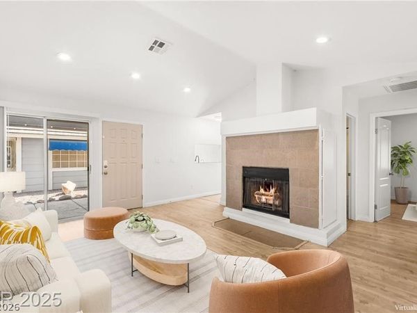 5831 Medallion Drive , Unit 101, Las Vegas, NV 89122