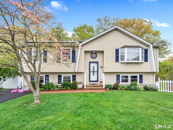 19 Robertson, Hamden, CT 06518