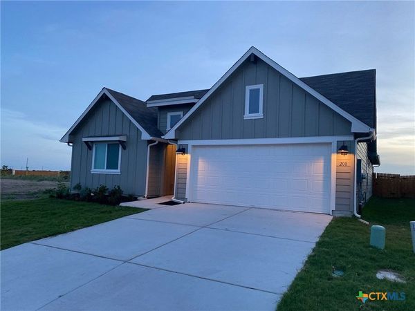 208 Ida Loop , Seguin, TX 78155