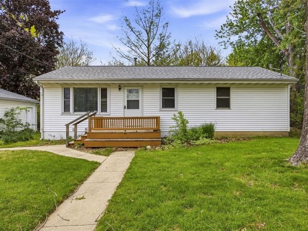 2910 Schaeffer Drive SW, Cedar Rapids, IA 52404